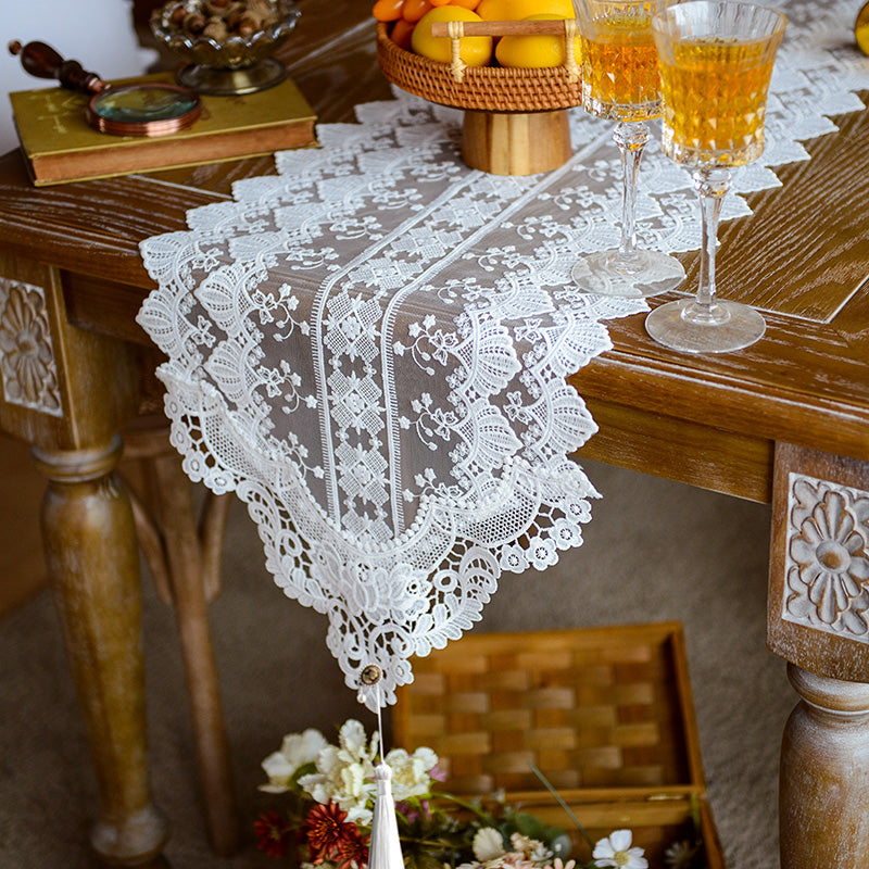 White Mesh Embroidery Hollow Lace Table Flag Tablecloth for Home, Wedding, Birthday Table Decoration.